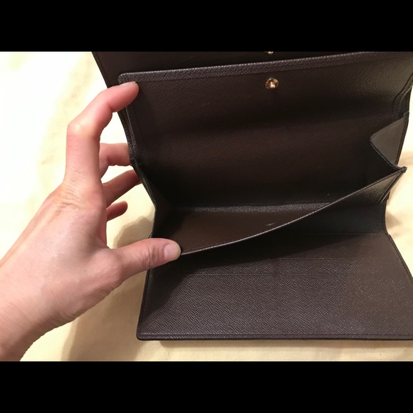 Louis Vuitton wallet. 100% Authentic - Picture 3 of 8